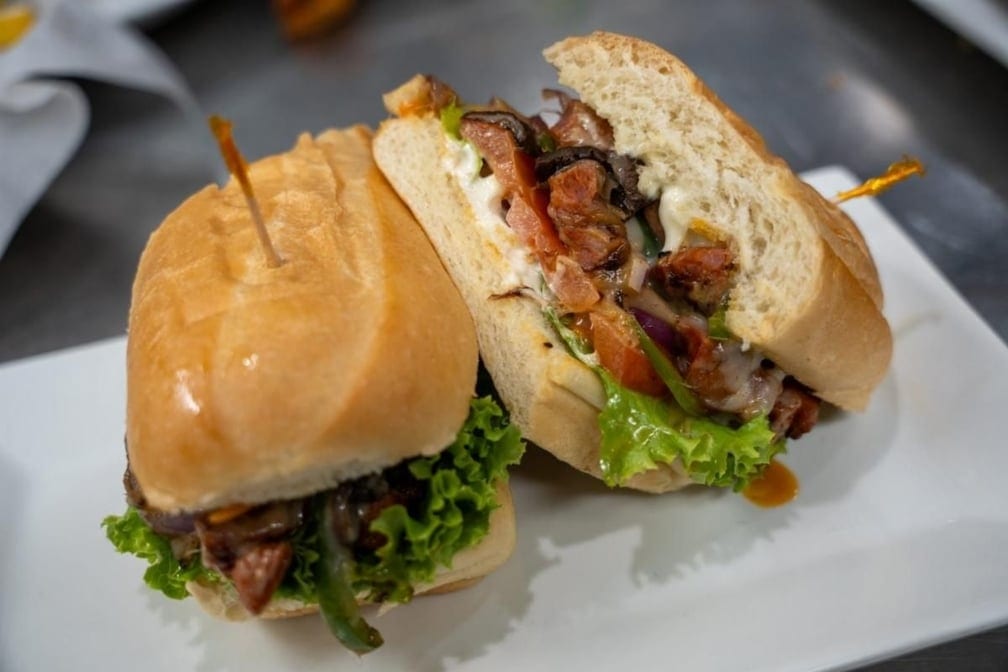 Linguica Fajita Style Sandwich.
